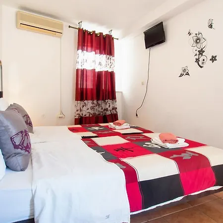 어커머데이션 3*