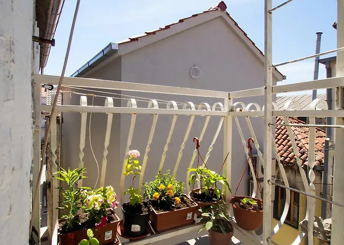 Split Accommodation Gostinjska kuća 3*