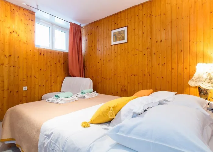 Split Accommodation Gostinjska kuća 3*